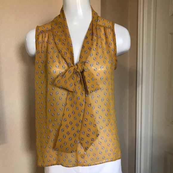 Anthropologie Tops - Anthropologie Paper Crane Hi Lo Pussy Bow Blouse